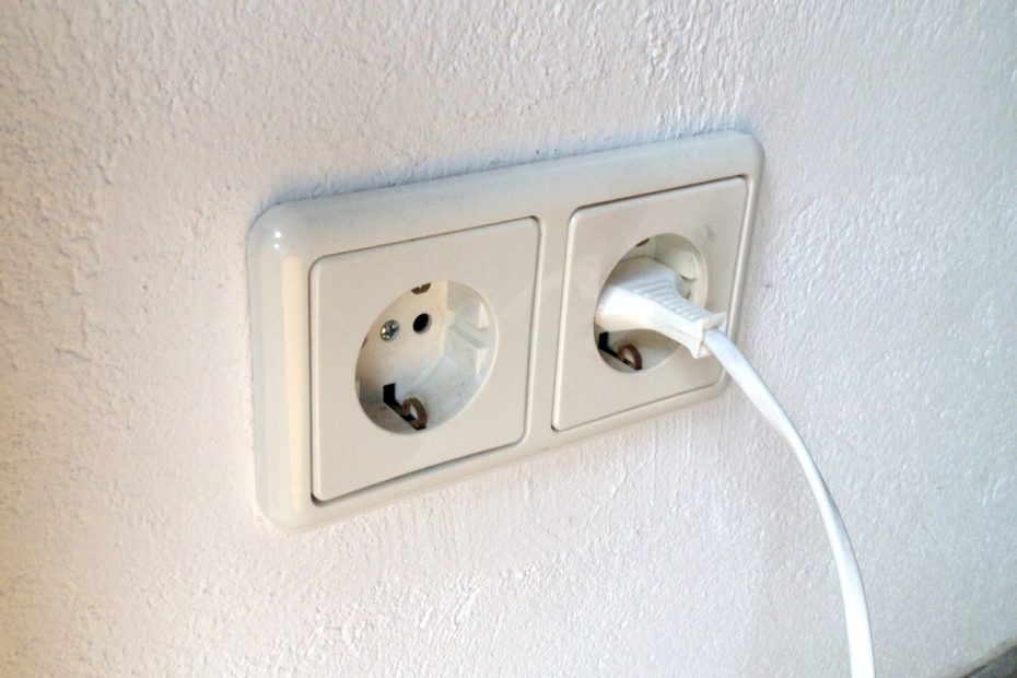 Azerbaijan Electrical Voltage